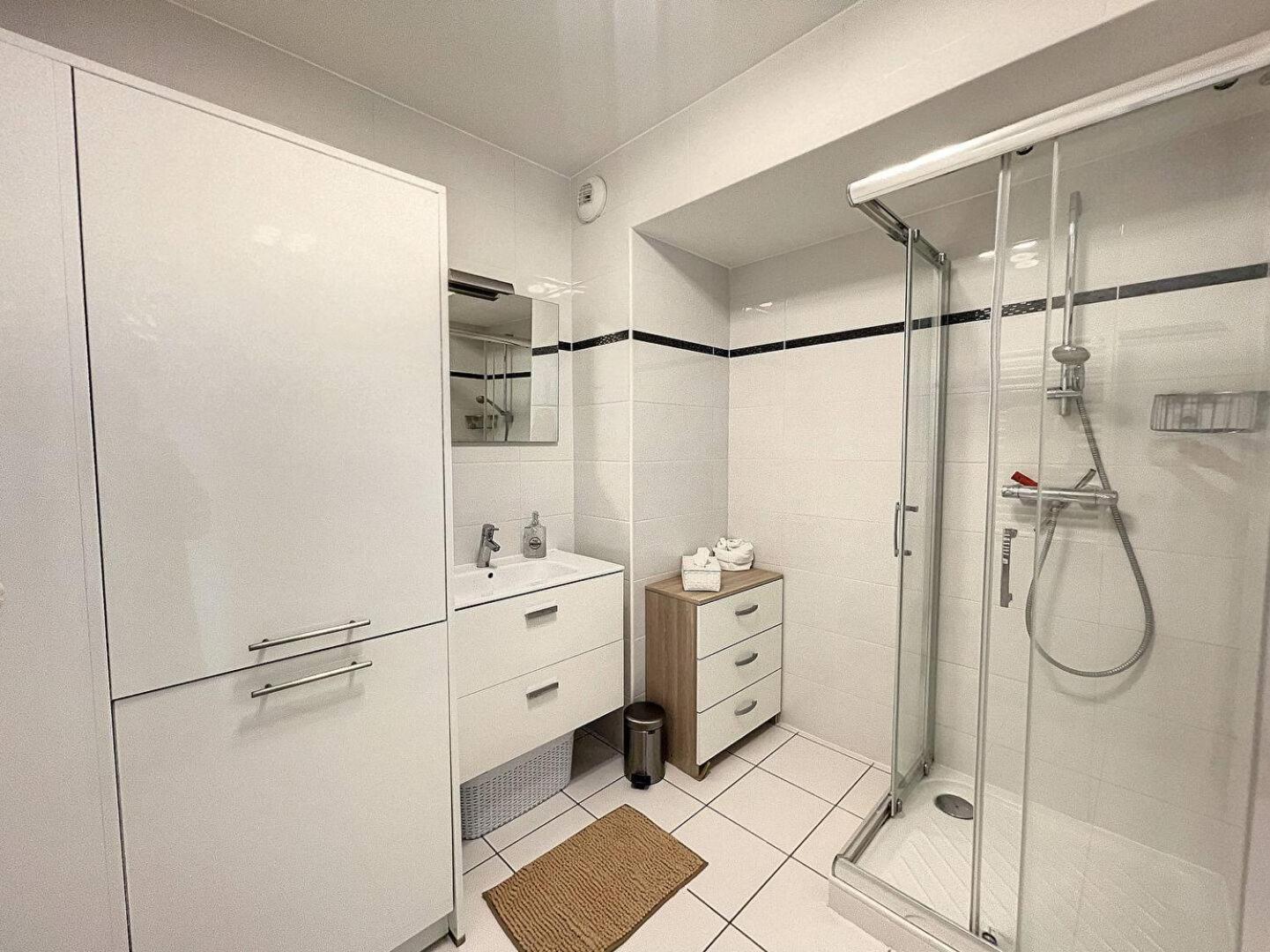 Cam4 - 3 Pieces Avec Terrasse Appartement